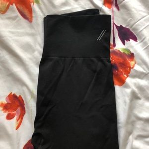 TALA Leggings- Black (M-Tall)